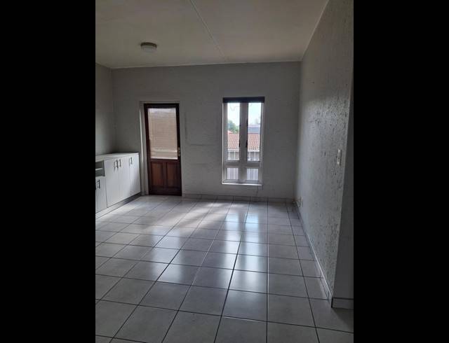 1 BEDROOM PROPERTY TO RENT IN MONTGOMERY PARK